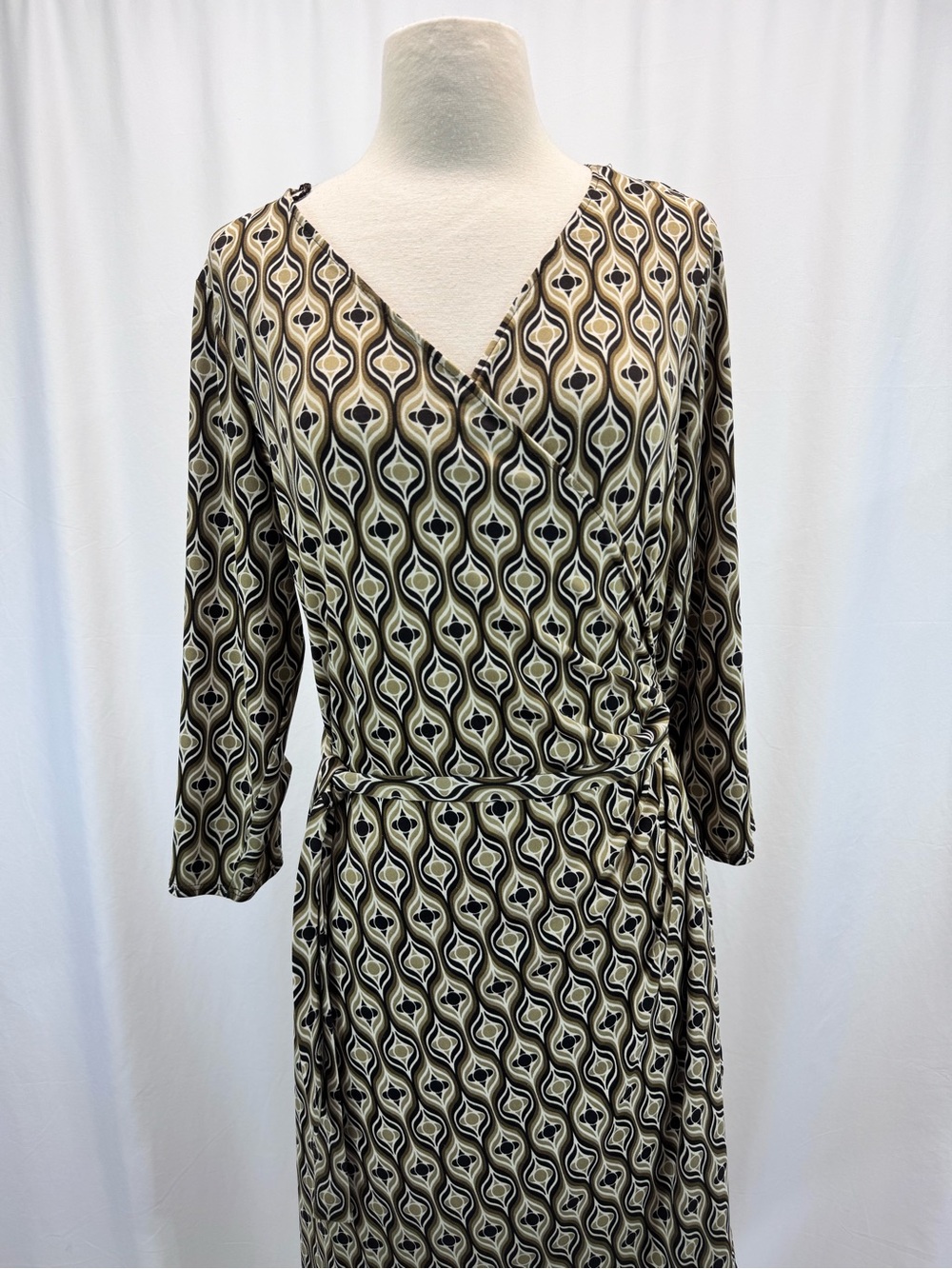 dressbarn Tan Black Printed Wrap Dress 14W Tie Boho Smart Casual Artsy Earthy - Picture 3 of 11